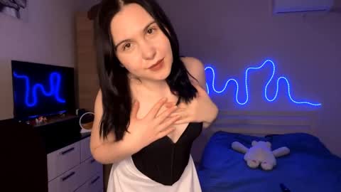 Emi online show from April 19, 2026, 4:17 pm