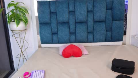   online show from April 18, 2026, 7:56 am