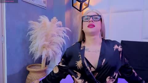 Snapshot of aranza_jones chatting on April 25, 2026, 1:52 pm Aranza online show from April 25, 2026, 1:52 pm