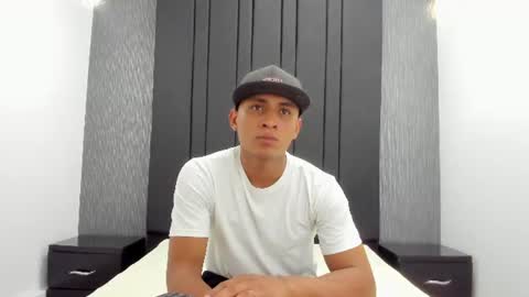 Snapshot of archie_hill chatting on July 9, 2026, 2:43 pm ARCHIE online show from July 9, 2026, 2:43 pm