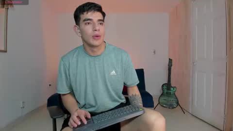 Snapshot of ares_johnsonn chatting on November 7, 2025, 10:10 pm Ares online show from November 7, 2025, 10:10 pm