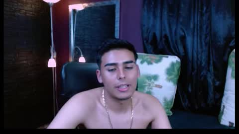 MATTHEW online show from November 7, 2025, 8:31 pm