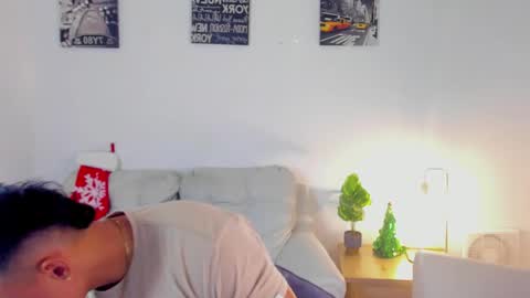 ares levi online show from December 21, 2025, 12:45 pm