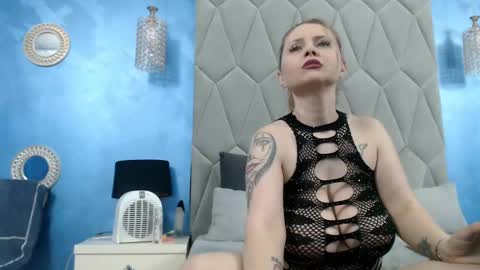 Snapshot of aretialisya chatting on February 26, 2025, 8:48 am aretialisya online show from February 26, 2025, 8:48 am