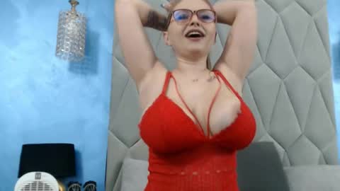 Snapshot of aretialisya chatting on December 3, 2025, 6:32 am aretialisya online show from December 3, 2025, 6:32 am