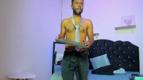 Snapshot of arez_vortex_ chatting on May 25, 2026, 4:35 pm Alex Cortez online show from May 25, 2026, 4:35 pm