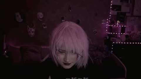 Ahri online show from September 12, 2025, 4:07 pm