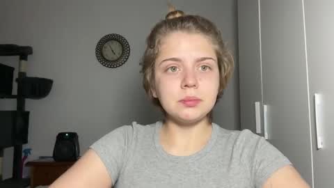 ari_crystal online show from February 9, 2026, 2:54 pm