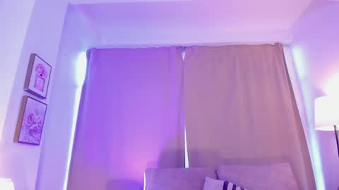 Snapshot of ari_es chatting on May 11, 2026, 2:34 pm Ari online show from May 11, 2026, 2:34 pm