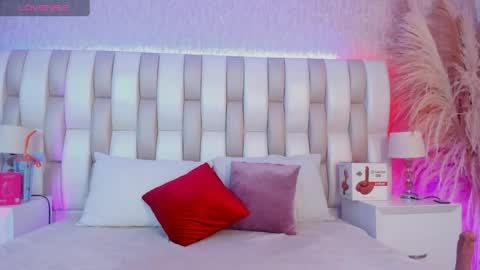 ari_lynn_ online show from April 1, 2026, 3:07 am