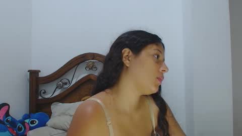 aria_arthur online show from September 17, 2025, 8:54 pm