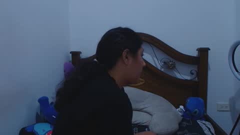 aria_arthur online show from October 6, 2025, 11:18 am