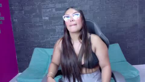Snapshot of aria_bliss91 chatting on August 4, 2026, 1:20 am Aria online show from August 4, 2026, 1:20 am