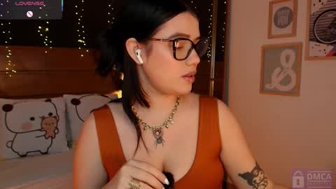 Snapshot of aria_bloomer chatting on April 21, 2026, 9:17 pm Ari online show from April 21, 2026, 9:17 pm