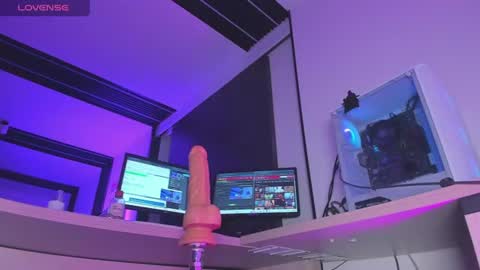 Snapshot of aria_greco chatting on June 14, 2026, 2:09 am Aria online show from June 14, 2026, 2:09 am