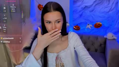 aria_mila online show from October 25, 2025, 11:29 am