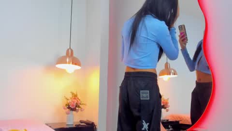 Snapshot of aria_millers1 chatting on April 4, 2026, 11:40 am aria_millers1 online show from April 4, 2026, 11:40 am