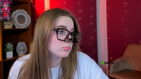 Snapshot of aria_moo chatting on November 4, 2025, 12:26 pm Luna online show from November 4, 2025, 12:26 pm