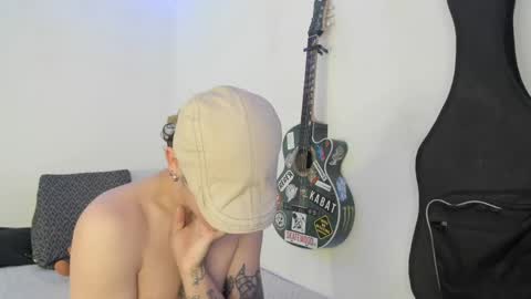 Aria and Orien online show from April 14, 2026, 4:46 pm