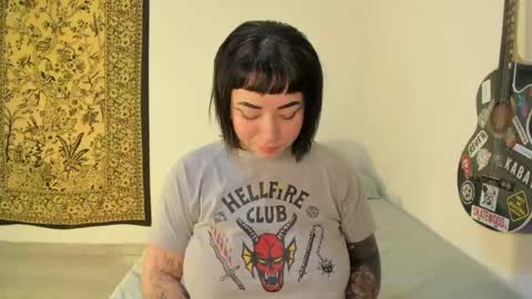 Snapshot of aria_x_orien chatting on April 24, 2026, 5:37 pm Aria and Orien online show from April 24, 2026, 5:37 pm