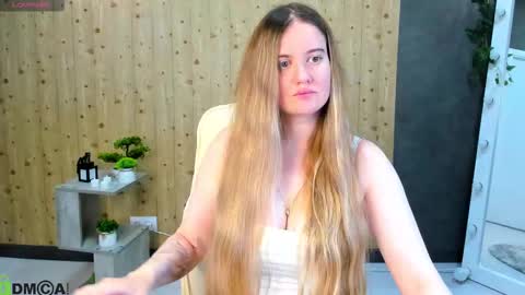 Milena online show from November 18, 2025, 4:06 am