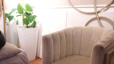 Ariaa online show from November 28, 2025, 1:03 pm