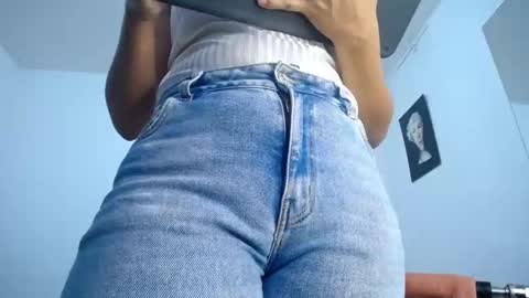 ariacoral online show from September 14, 2025, 12:15 pm