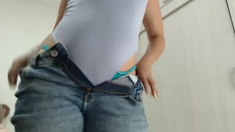 ariacoral online show from October 19, 2025, 12:39 pm