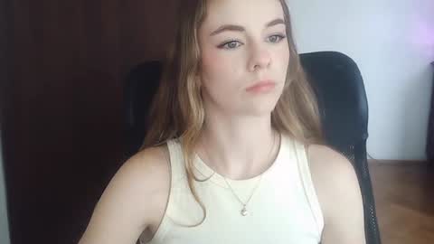 AriaCreazy online show from June 18, 2026, 9:25 am