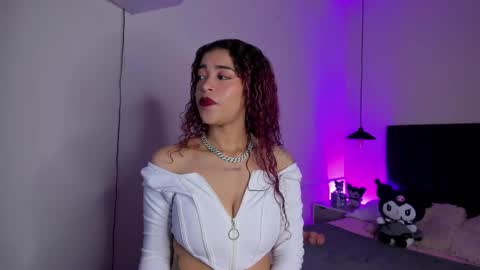 Snapshot of ariadnaaa_ chatting on November 7, 2025, 3:50 am Ariadna online show from November 7, 2025, 3:50 am