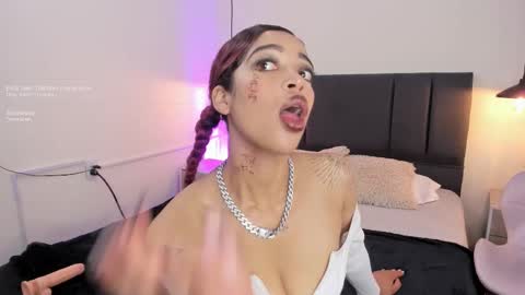 Snapshot of ariadnaaa_ chatting on November 12, 2025, 3:51 am Ariadna online show from November 12, 2025, 3:51 am