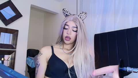 Snapshot of ariadnaaa_ chatting on May 9, 2026, 3:34 am Ariadna online show from May 9, 2026, 3:34 am