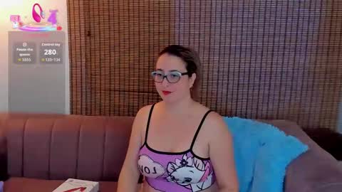 Ariana Cruz online show from November 16, 2025, 12:44 pm