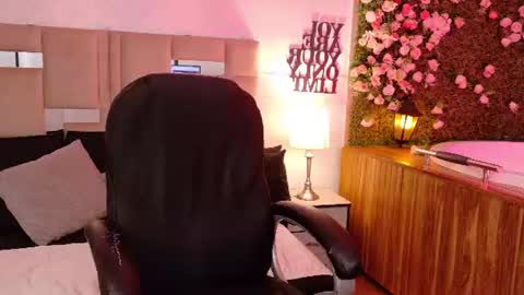 Snapshot of ariana_foxx__ chatting on June 26, 2026, 2:32 pm Ariana online show from June 26, 2026, 2:32 pm