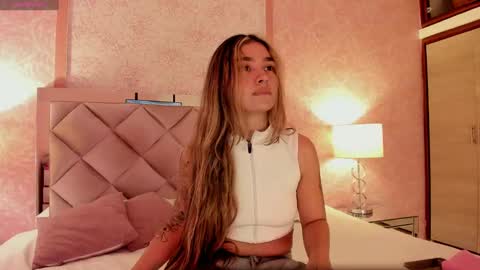 Ari online show from September 22, 2025, 3:08 am