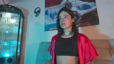 ariana_whitee online show from April 24, 2026, 4:48 am