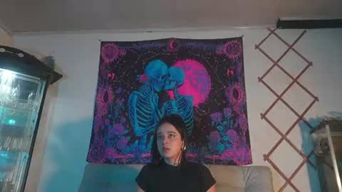 Snapshot of ariana_whitee chatting on July 7, 2026, 6:47 am ariana_whitee online show from July 7, 2026, 6:47 am