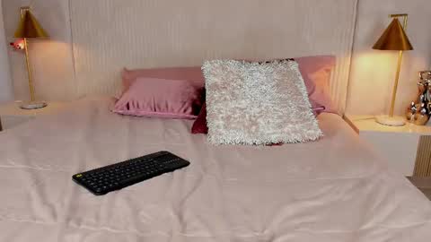 Snapshot of ariana_zc_ chatting on June 24, 2026, 8:19 pm Susan online show from June 24, 2026, 8:19 pm