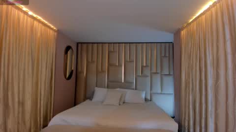 Ariana Dumont online show from January 15, 2026, 11:15 am