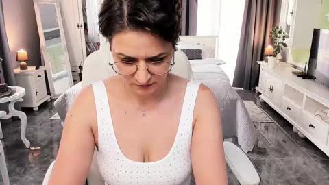 Ana online show from March 12, 2025, 9:12 am