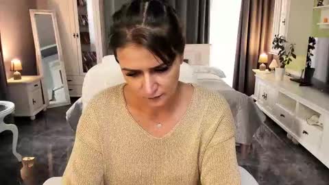 Ana online show from October 2, 2025, 10:44 am