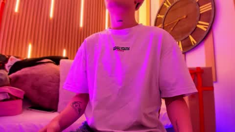 Ari  online show from December 21, 2025, 12:45 pm