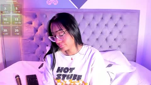 Snapshot of arianna_daviss chatting on January 3, 2025, 8:11 pm online show from January 3, 2025, 8:11 pm