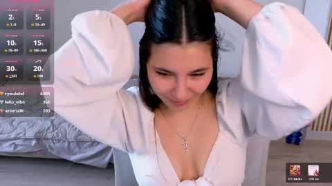Snapshot of arianna_grend chatting on June 23, 2026, 3:43 pm Arianna online show from June 23, 2026, 3:43 pm