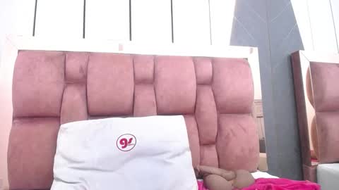 arianna pearl online show from February 26, 2026, 2:05 pm