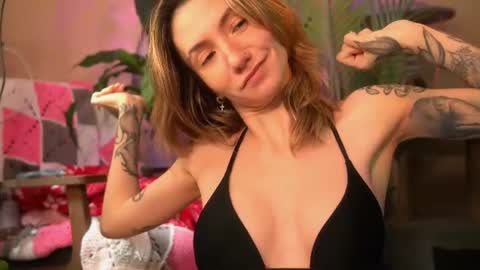 Snapshot of arianna_richi chatting on June 19, 2026, 9:57 am Olivka online show from June 19, 2026, 9:57 am