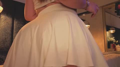 Arianna online show from October 17, 2025, 7:38 pm