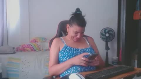 ariannaloovel online show from April 25, 2026, 6:05 pm