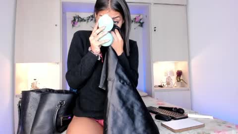 Snapshot of ariannavega_ chatting on June 1, 2026, 11:45 am ariannavega_ online show from June 1, 2026, 11:45 am