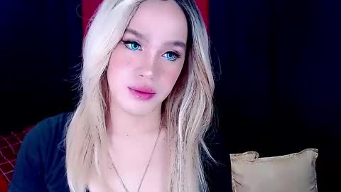 Snapshot of arianne_xoxo777 chatting on December 9, 2024, 3:18 am ARIANNE CUMS online show from December 9, 2024, 3:18 am